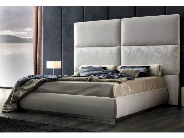 Thara Bed, Corte Zari