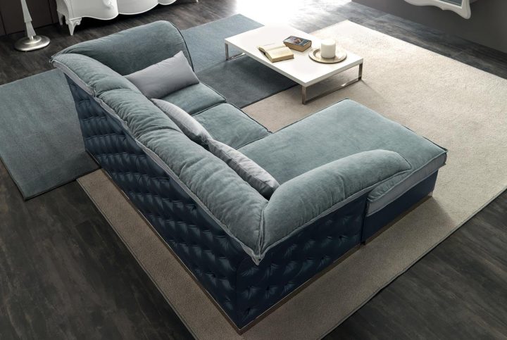 Tiago Sofa, Corte Zari