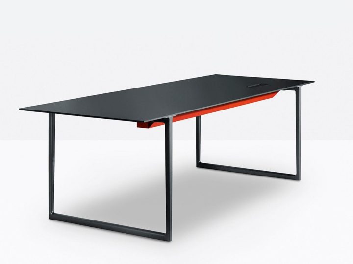 Toa Desk Toa240x90 C Office Desk, Pedrali