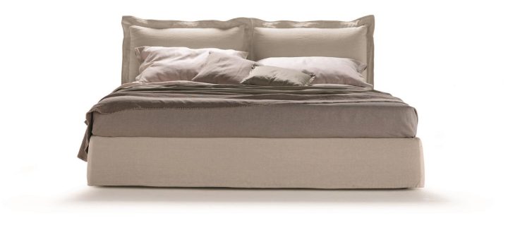 Vanity Bed, Desiree