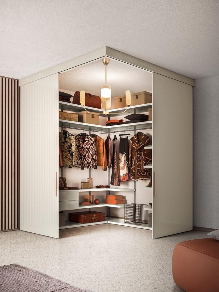 Vista Walk In Closet, Pianca