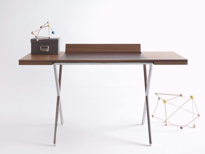 Novelist Writing Desk, Lema