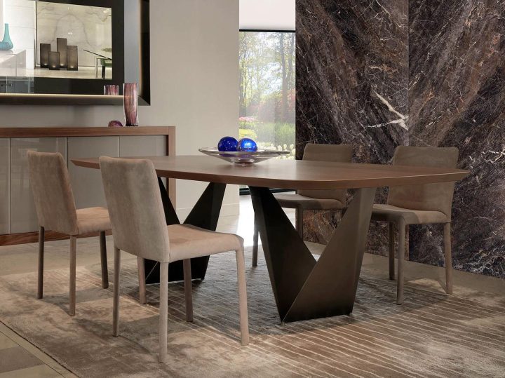 Prisma Table, Reflex