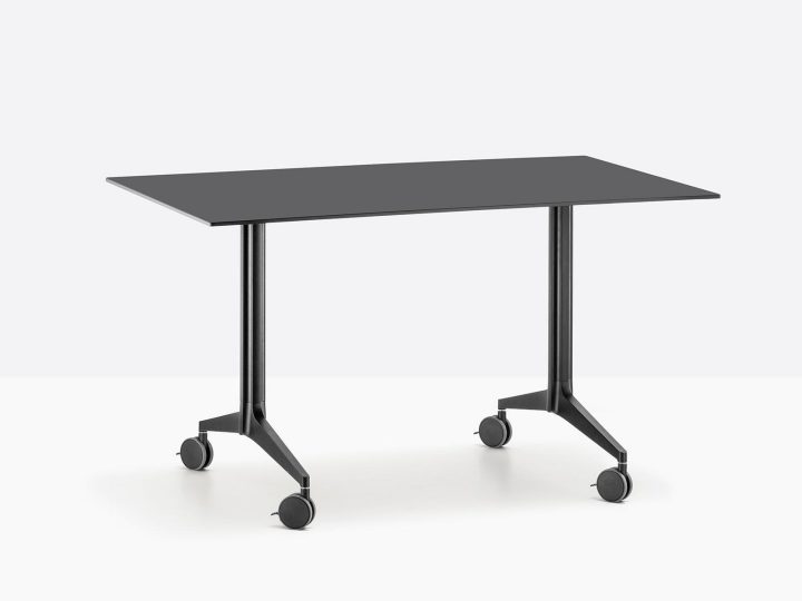 Ypsilon Tilting Office Desk, Pedrali