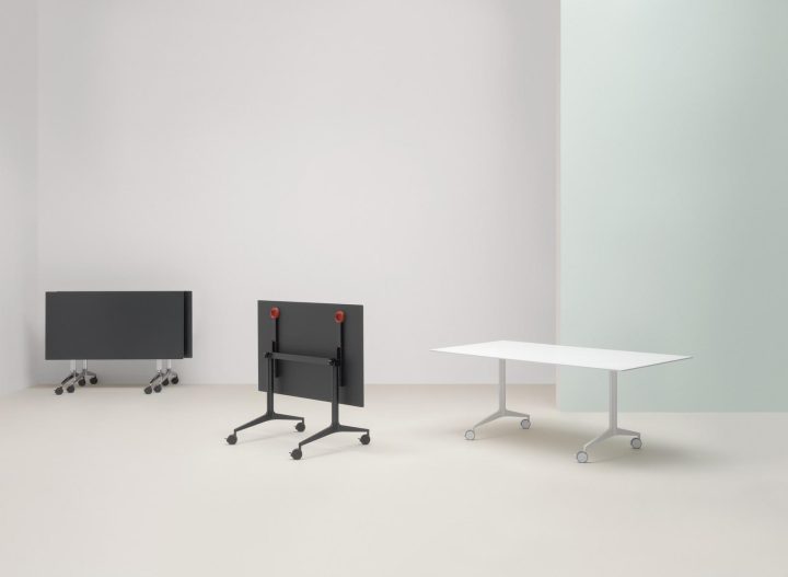 Ypsilon Tilting Office Desk, Pedrali