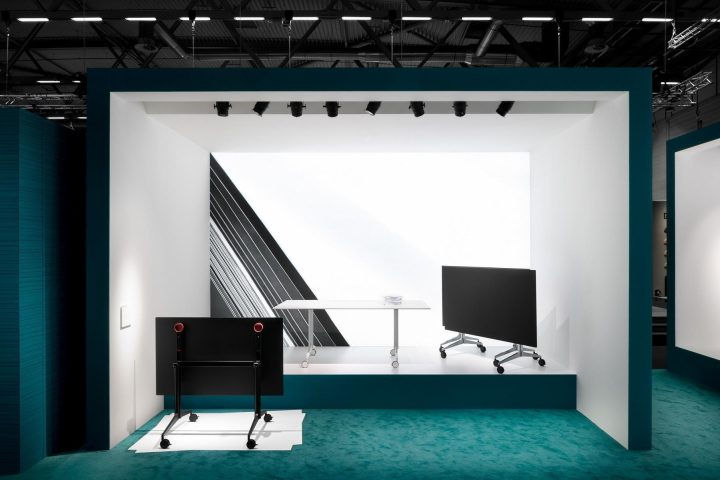 Ypsilon Tilting Office Desk, Pedrali