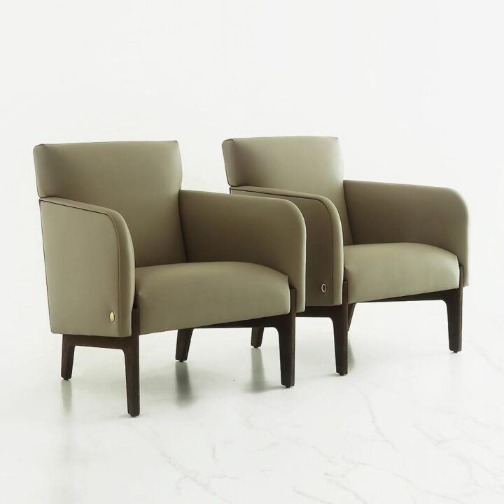 Agata armchair by Rugiano