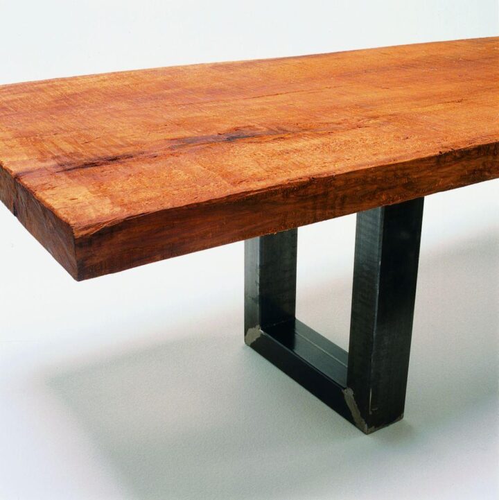 Auckland table by Riva 1920