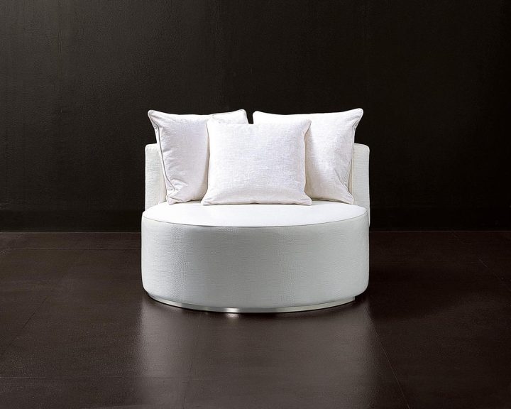 Love Seat pouf by Rugiano