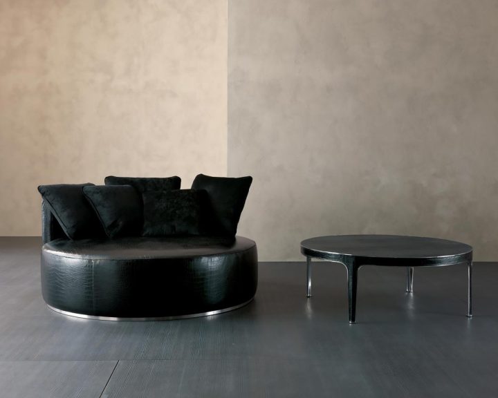 Love Seat pouf by Rugiano