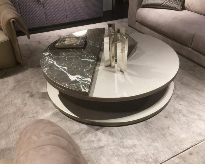 Moon coffee table by Rugiano