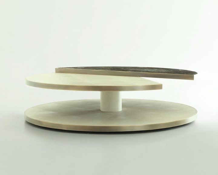 Moon coffee table by Rugiano