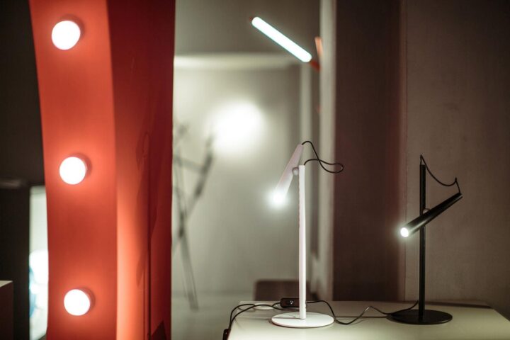 Magneto - metal floor lamp | Foscarini