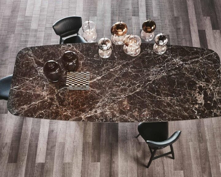 Dragon - oval metal table | Cattelan Italia