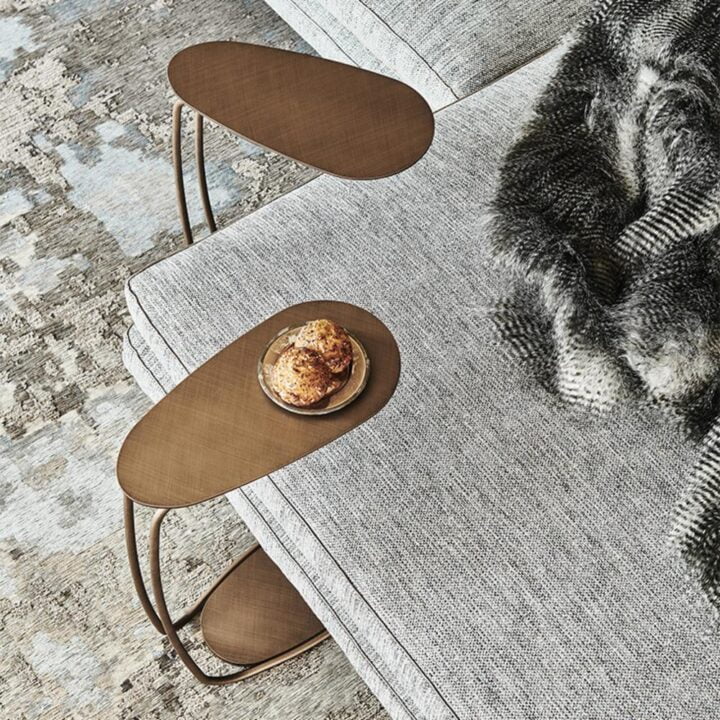 Yago - oval metal coffee table | Cattelan Italia