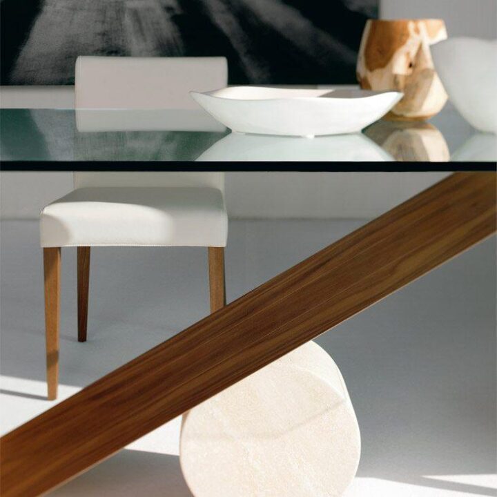 Valentino - oval stone table | Cattelan Italia