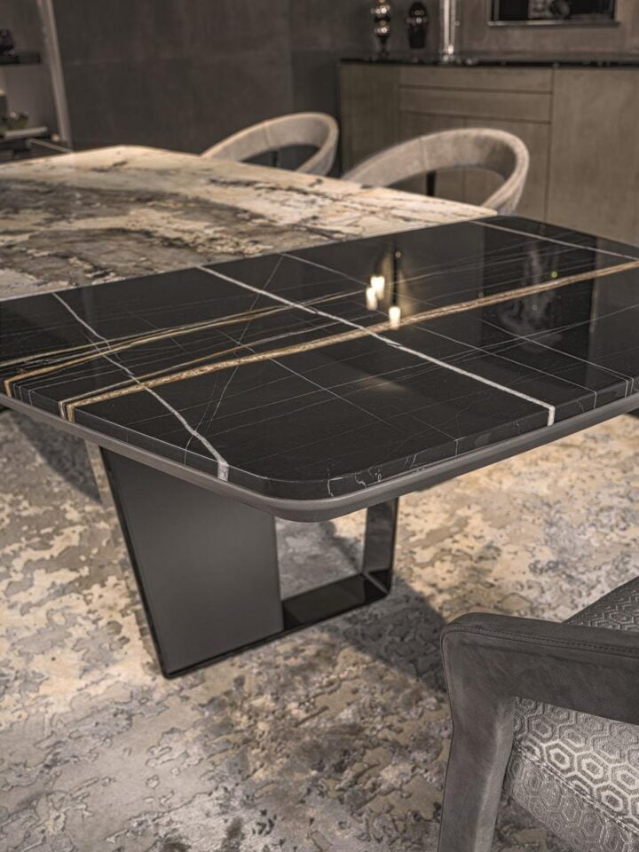 Keope - oval metal table | Longhi