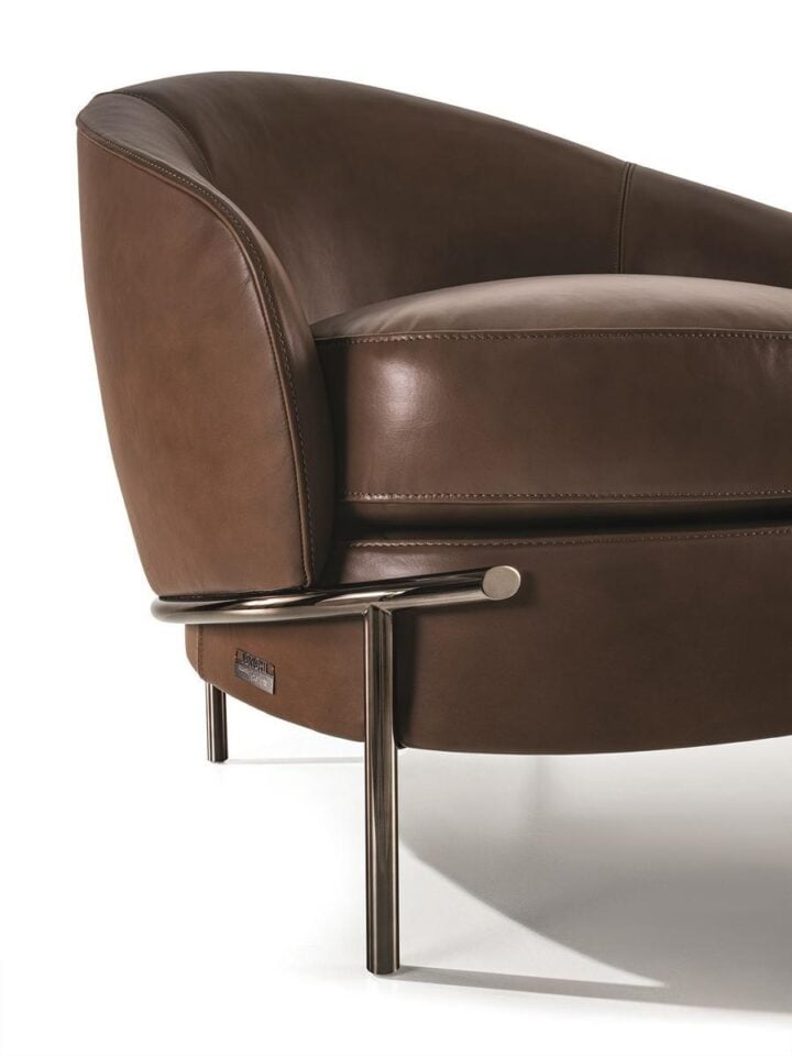 Lloyd - velvet armchair | Longhi