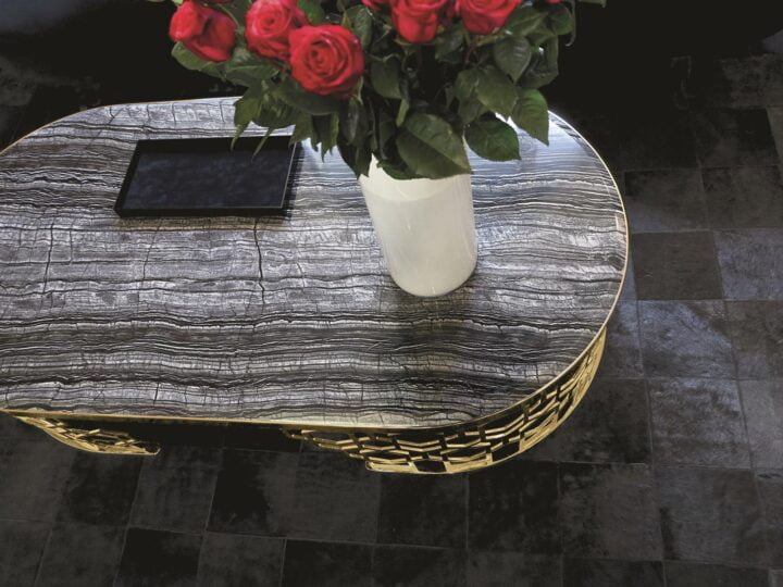 Manfred - oval stone coffee table | Longhi