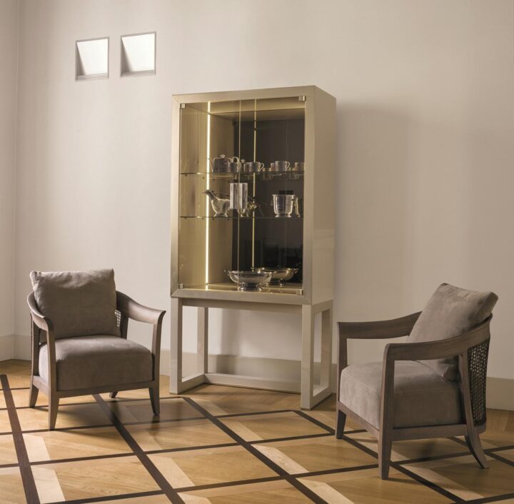 Orwell - veneer display cabinet | Longhi