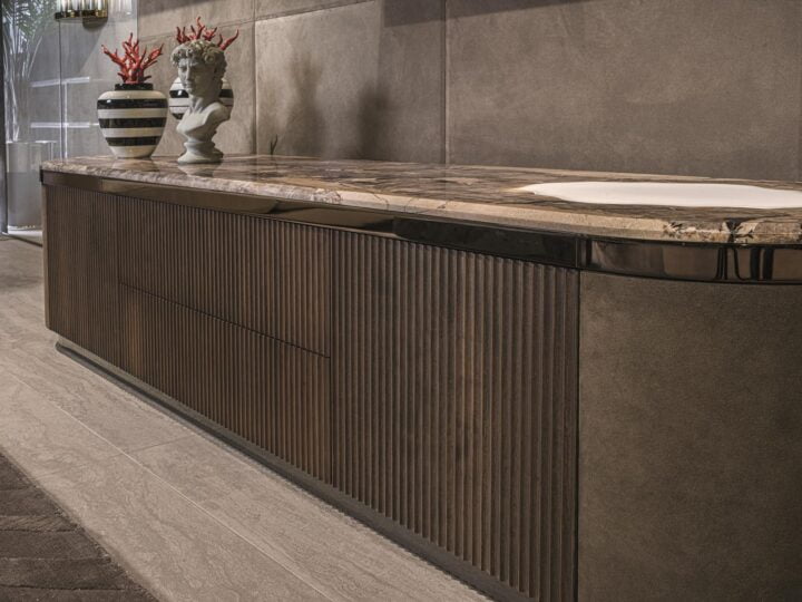 Gordon Wave - modular leather sideboard with doors | Longhi