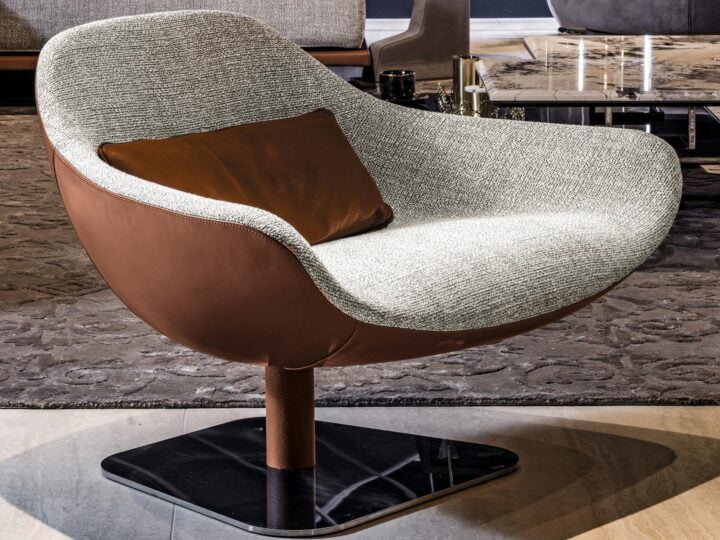 Meredith - nabuk armchair | Longhi