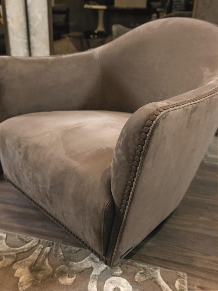 Vivenne - fabric armchair | Longhi