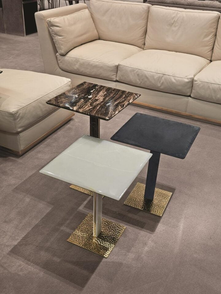 Yaki - square leather coffee table | Longhi